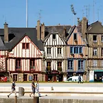 Appartement d\'une chambre avec balcon amenage a Vannes a 5 km de la plage